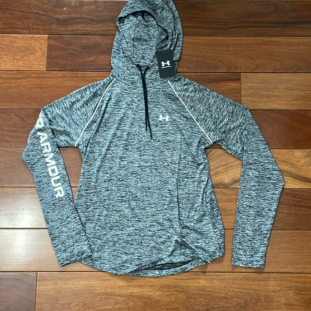 UNDER ARMOUR hooded pullover